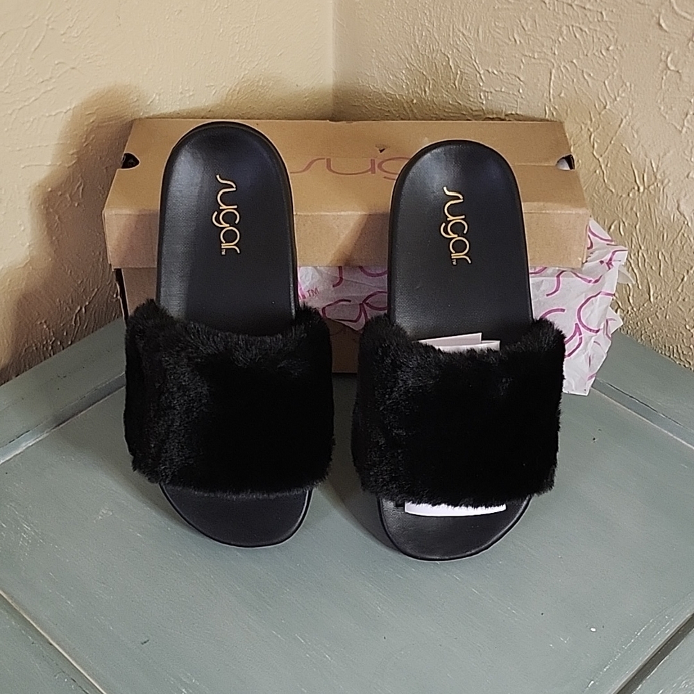 Sugar Black Classic Slippers for Versatile Wear